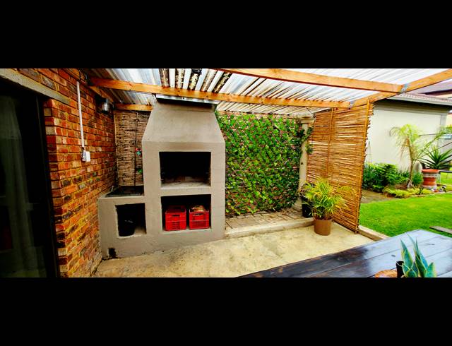 5 BEDROOM FREESTANDING FOR SALE IN MODEL PARK